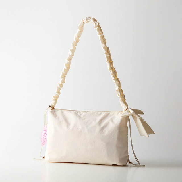 ギャザーリボンショルダーバッグ「ミニー&デイジー」|¥4,490 (税込)