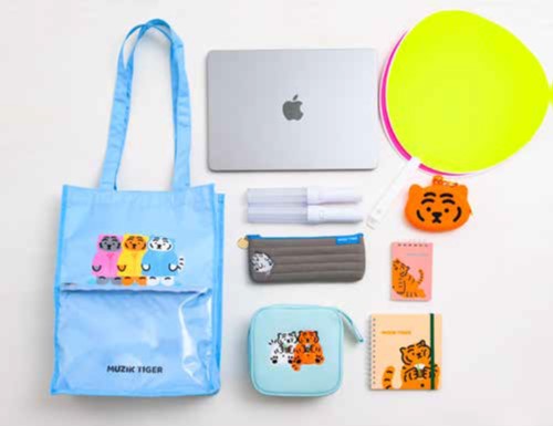 【MUZIK TIGER FAN BOOK】A4サイズもすっぽり。うちわも入っちゃう!