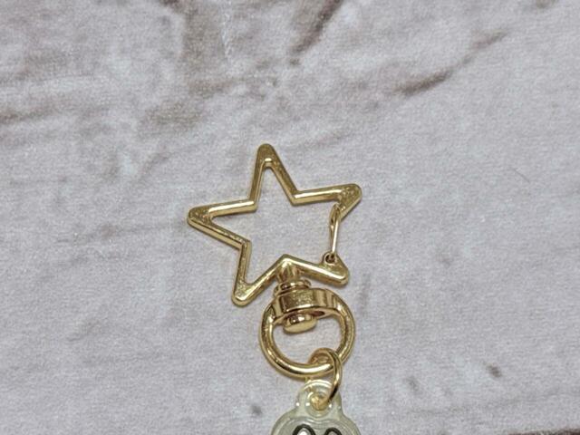 第1弾より金具部分もパワーアップ。以前はナスカンでしたが、今回は星型の金具にアップデートされています♪