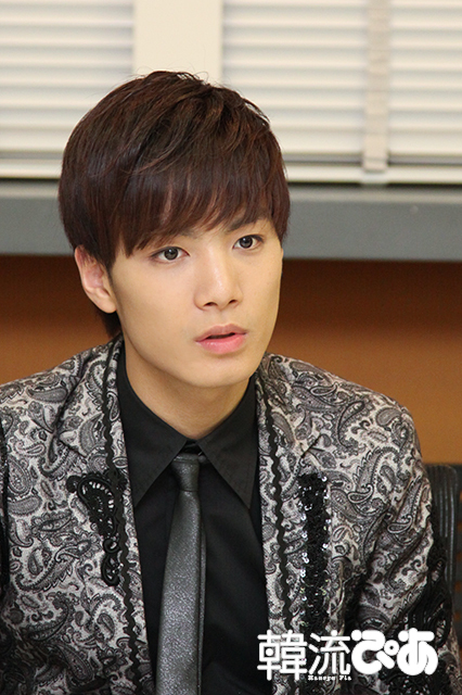 NU'EST・JR　「韓流ぴあ」取材の様子