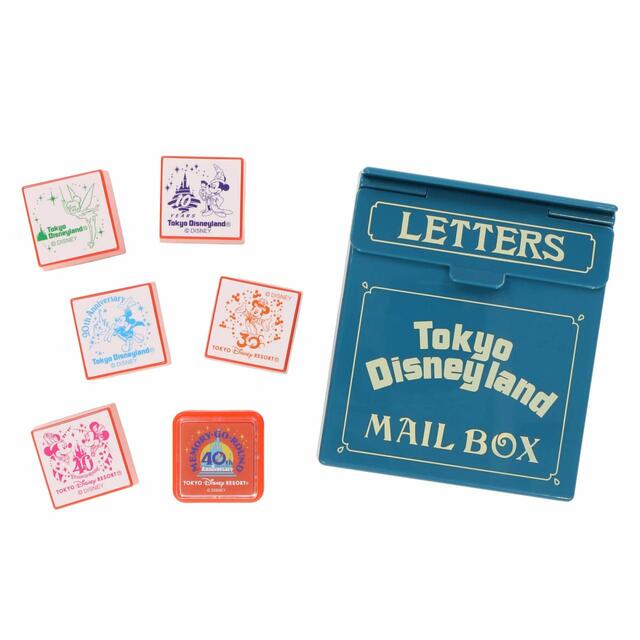 スタンプセット 2,200円｜サイズ：縦約11×横約9×高さ約3cm、インクの色：赤｜東京ディズニーリゾート40周年“ドリームゴーラウンド”「MEMORY-GO-ROUND」グッズ｜発売日：2023年6月13日（月）｜販売店舗：東京ディズニーランド「グランドエンポーリアム」、東京ディズニーシー「エンポーリオ」