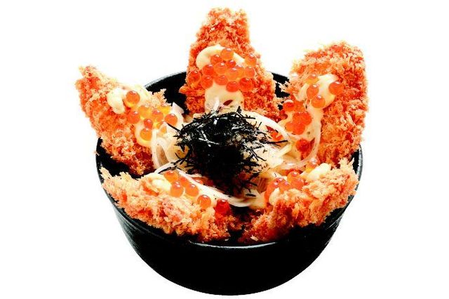 サーモンフライとイクラ丼