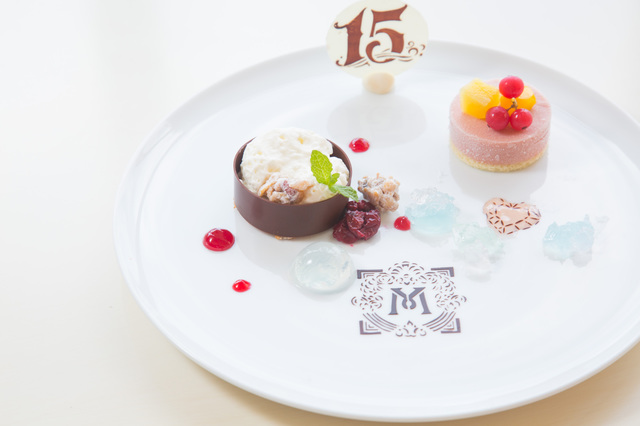 ベッラヴィスタ・ラウンジ クレームダンジュとグリオットチェリーコンポート ルバーブソルベ