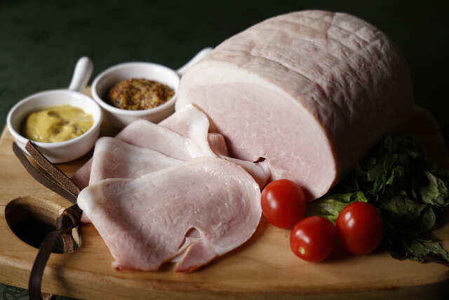 【大阪マリオット都ホテル「北海道ブッフェ」】北海道産ポークのジャンボンブラン（ランチ限定）