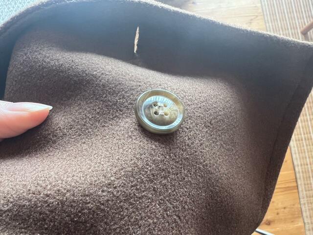 【GRL　フェイクウール3Wayショート丈ジャケットXワンピースセット】ボタンも高級感のあるデザイン