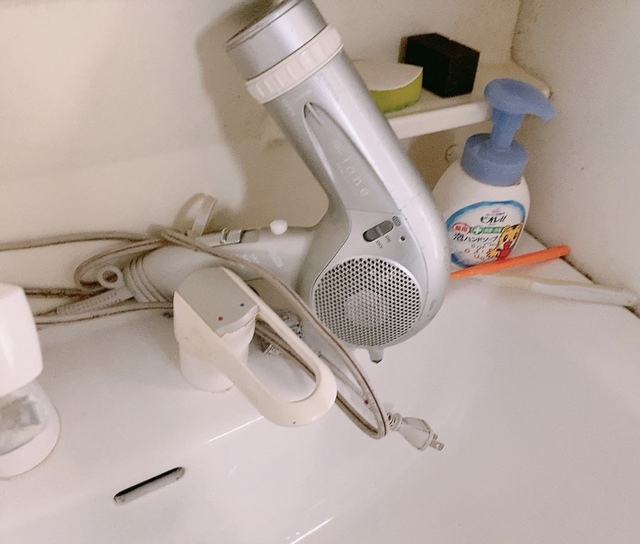 【使用前】毎朝このドライヤーを取り出すのが面倒でした…