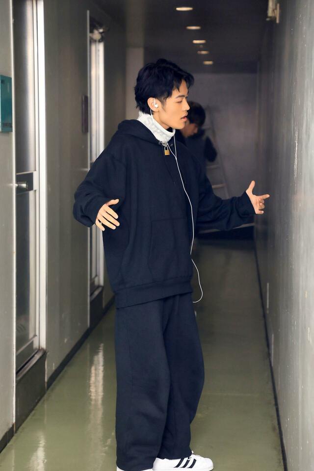 入念にダンスを確認中（RYUSIN）