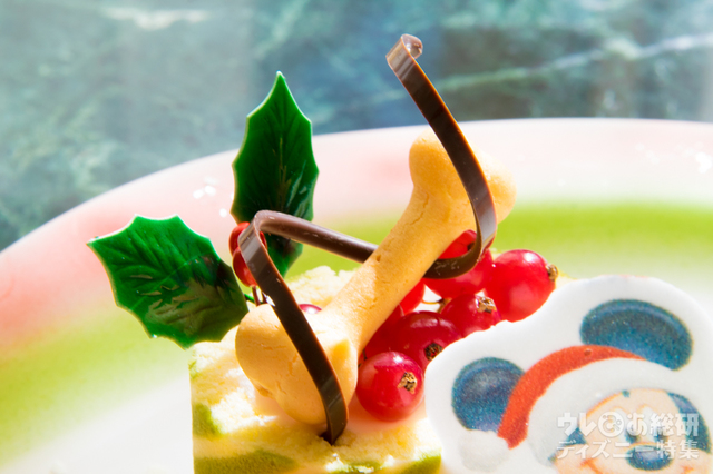 “クリスマス・ファンタジー”アフタヌーンティーセット｜東京ディズニーランドホテル「ドリーマーズ・ラウンジ」