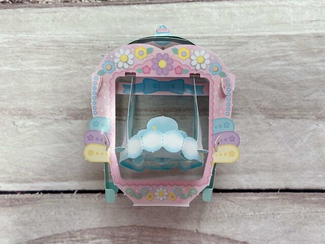 ほんたいにハンガーを通します。完成間近！