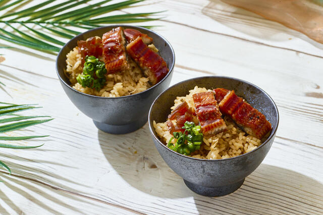 「炙りうなぎをのせた炊き込みご飯」<期間:2026年7月1日~8月31日>【海鮮も肉料理もハーゲンダッツも食べ放題!「ホテル インターコンチネンタル 東京ベイ」で、夏のごちそうが勢揃いするブッフェ開催!】