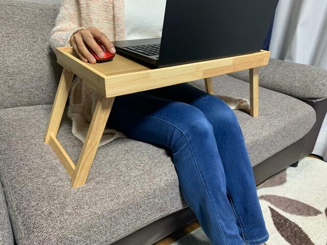 【ニトリ 脚付き すべり止め木製トレー】15.6インチのノートパソコンでも作業可能
