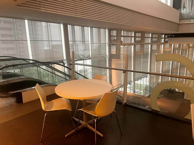 各所に休憩スペースが設定されていて、快適に過ごせます