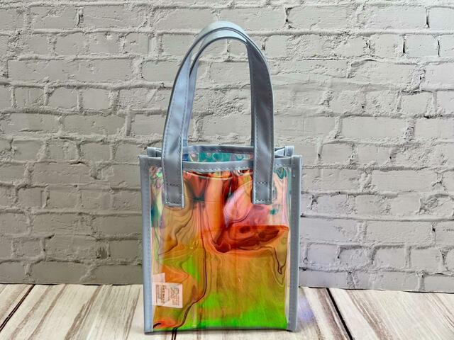 【ファッションセンターしまむら】「ちいかわ」オーロラミニトートバッグ（ハチワレ）クリア素材ですが、オーロラなので中身が見えにくい印象♪