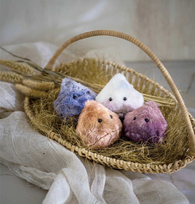 フェリシモ「ミュージアム部」積みわらちゃんポーチ全4種 1,980円