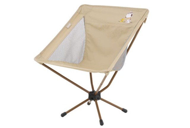 【LOGOS　SNOOPY バケットチェア-BF】サイズ は約高さ71×幅58×奥行58cm。総重量は約2.2kgと軽く、持ち運びにも便利♪