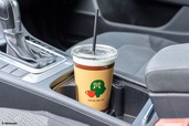 カップコーヒーがそのまま入るので車や職場でも大活躍