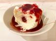 【ガスト 豆乳レアチーズケーキ ラズベリーソース】チーズケーキの中にもラスベリーソースが!