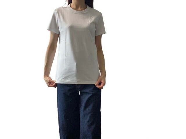 【UNIQLO U クルーネックT】サイズを上げるとダボッとするのでボトムスにインするのがおすすめ