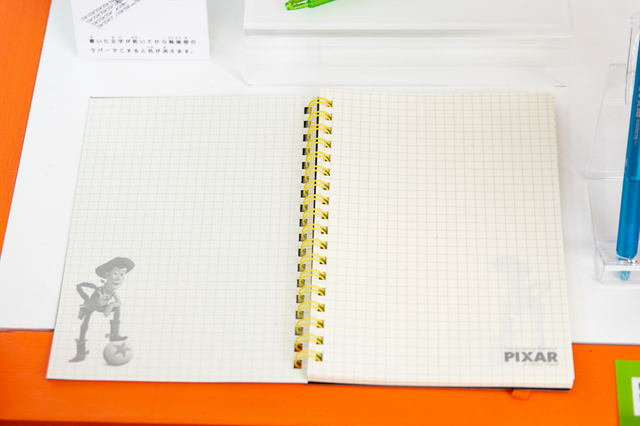 「PIXARのひみつ展 いのちを生みだすサイエンス」会場限定グッズ