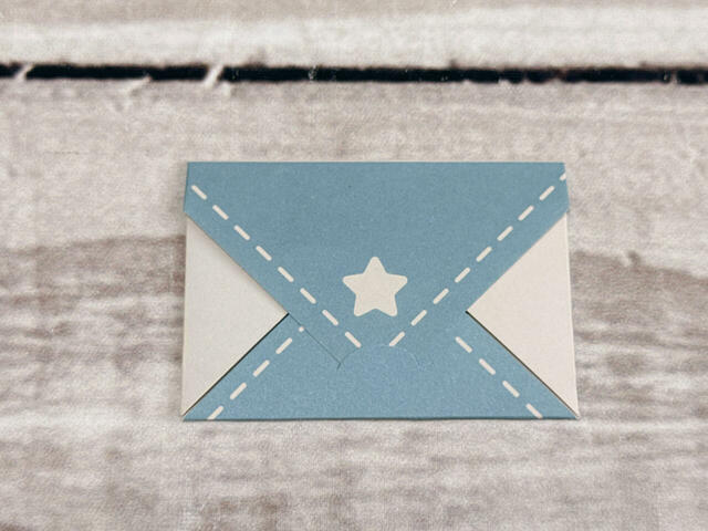 背面には星が。抜かりなくキュートです