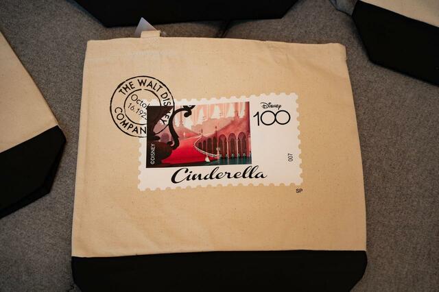 トートバッグ｜3,300円｜銀座 伊東屋「ディズニー100周年」グッズ