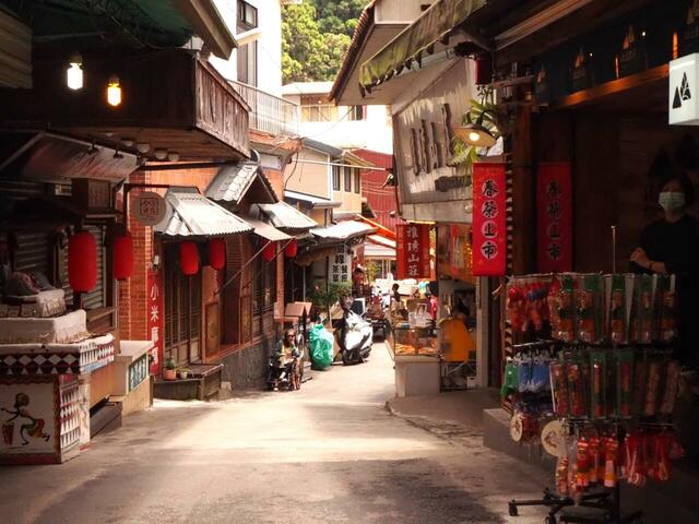 【台湾食べ歩きの旅 #19】九份を思わせるような奮起湖駅周辺の観光スポット。平地よりも少し安く阿里山茶を購入できる