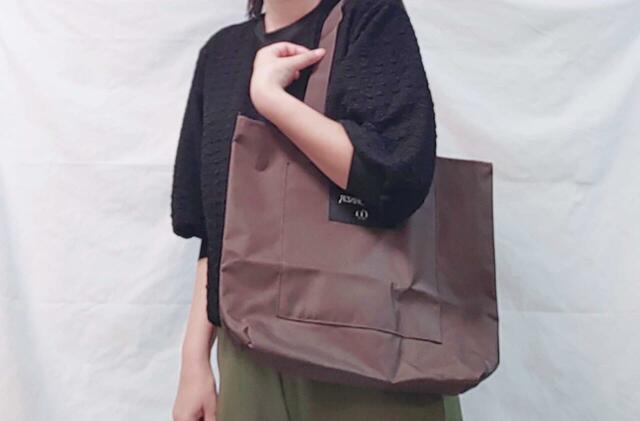 肩掛けのできる長さ