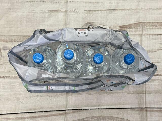 2Lのペットボトルが4本収納できる大容量！