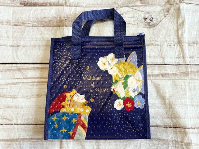 背面もイラストがプリントされています！