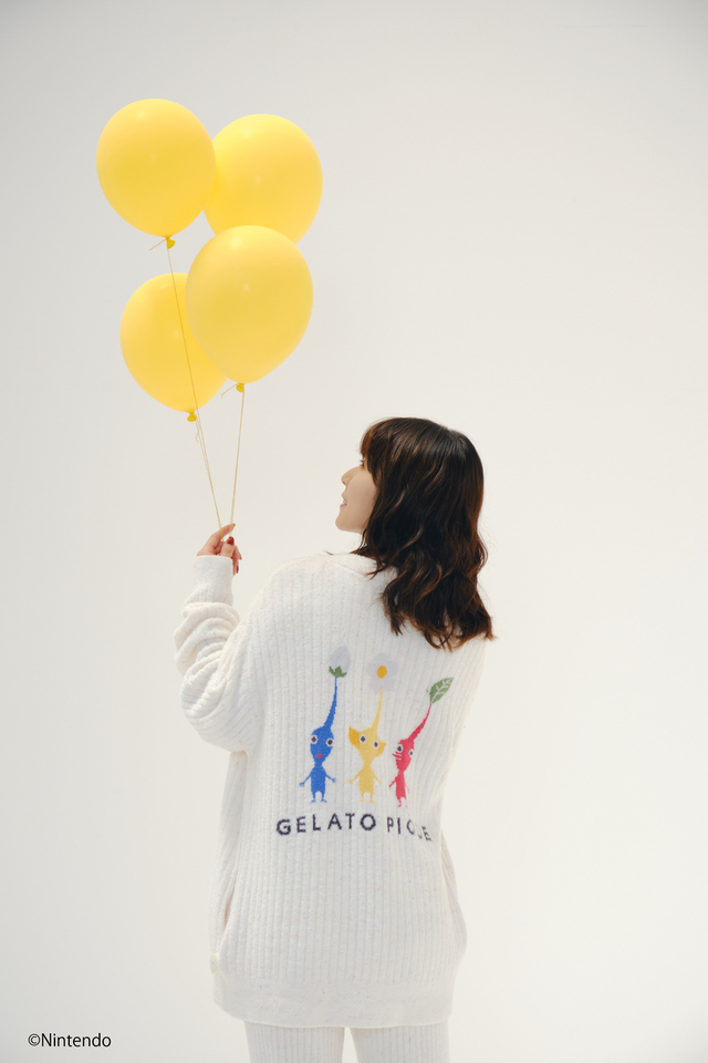 【ジェラート ピケ×ピクミン】'スムーズィー'リブカーディガン ￥10,560、'スムーズィー'リブロングパンツ ￥8,690（カラー：オフホワイト、サイズ：フリー）