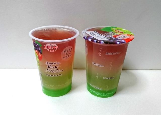 【安曇野食品工房 EMIAL 3層仕立てのジュレパルフェ マスカットミックス 190g×8個 828円】食べ進めると、味や食感が変わっていく