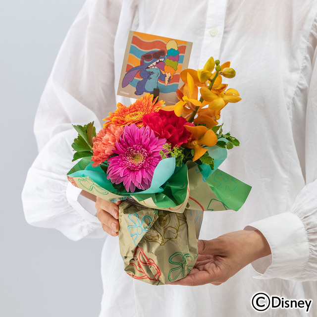 ディズニーそのまま飾れるブーケ「南国バケーション」4,950円｜日比谷花壇『リロ&スティッチ』フラワーギフト