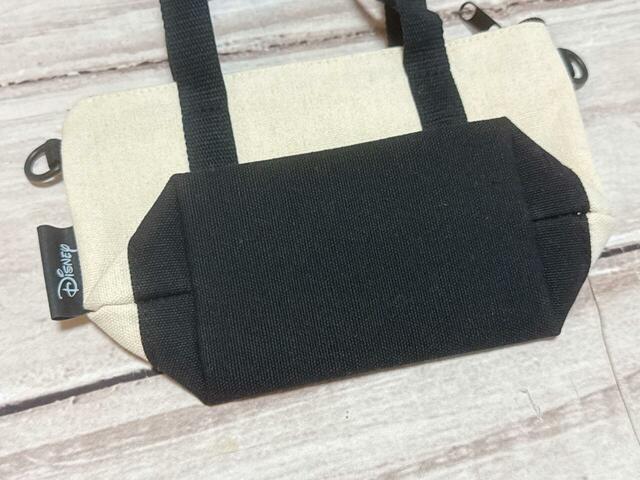 マチがしっかりあるので、収納力抜群