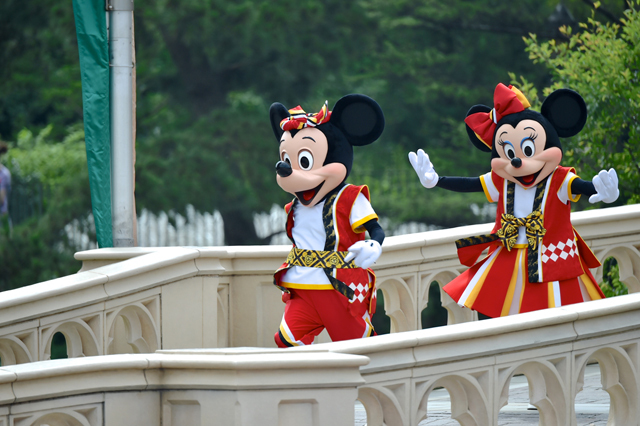 TDL「ディズニー夏祭り」2015 キッズ向けプログラム「おんどこどん!」撮影 / MezzoMiki
