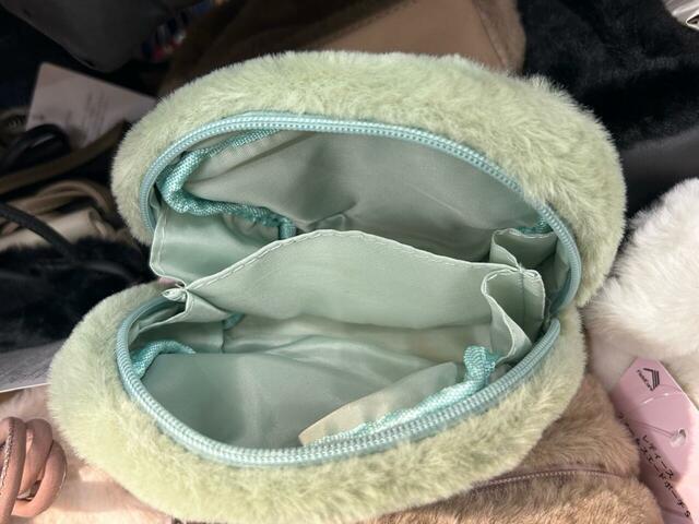 ワークマン　ファー＆スエードポーチ