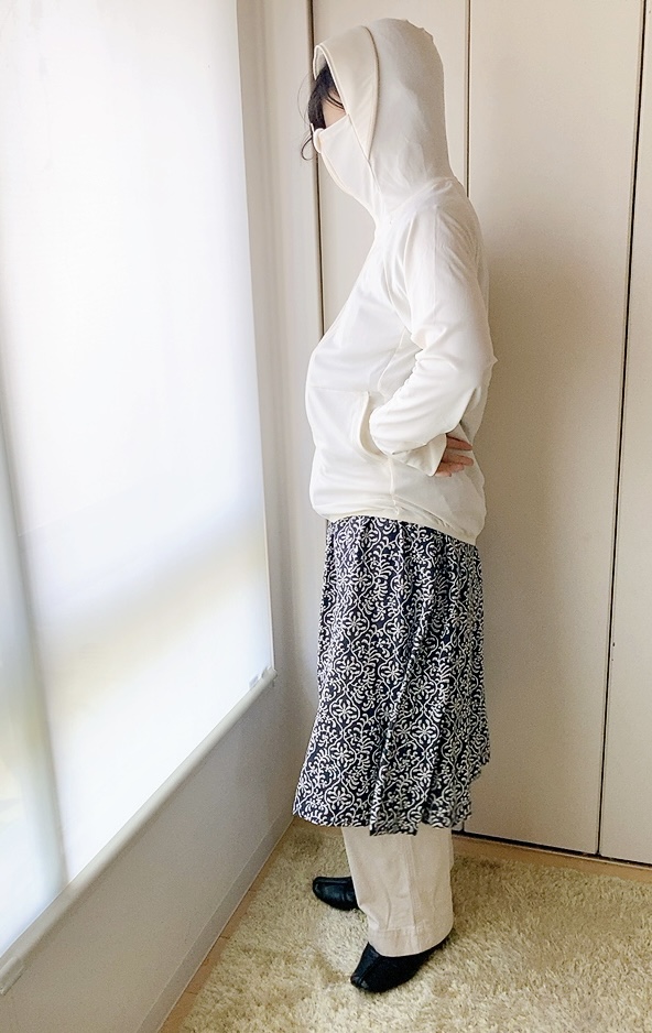 【ワークマン レディースクールサンシェードパーカー】1枚羽織るだけで紫外線を完全防備できるので、急いでいる時も紫外線対策グッズを用意する必要なし！