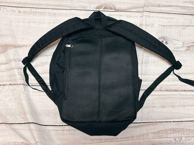 背面にも使いやすい工夫が凝らされています