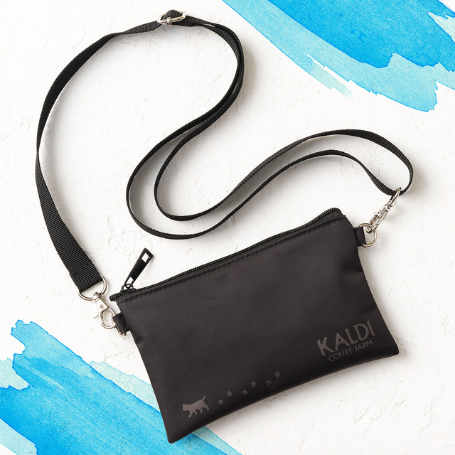 カルディ「ネコバッグ」オリジナル サコッシュ：内側のポケットは取り外し可能なので、外して付属のストラップをつければサコッシュになります。