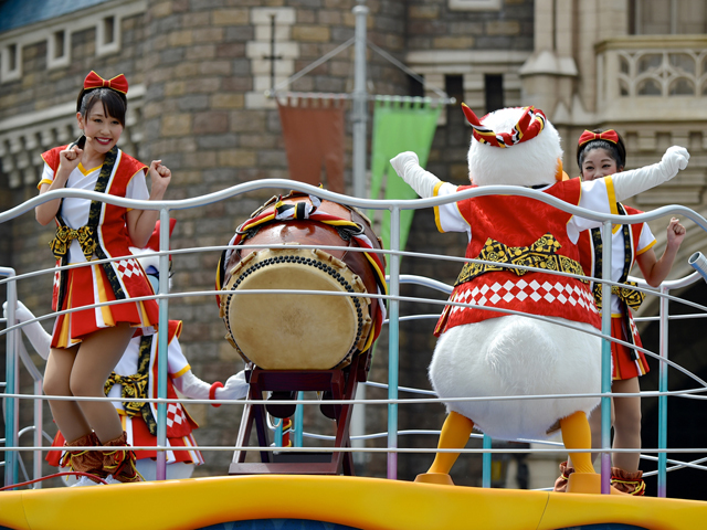 TDL「ディズニー夏祭り」2015 キッズ向けプログラム「おんどこどん!」撮影 / MezzoMiki