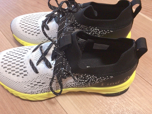 【ワークマン アスレシューズ ハイバウンス】スポーティなライトグレー