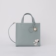 【PEANUTS×FURLA】「フルラ ディバイドイット S トート」¥69,300(税込み)、W21 x H11 x D7cm(全2色)