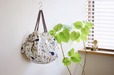 【Shupatto コンパクトバッグ トムとジェリー】Mサイズの大きさは、バッグ使用時は約35×30cm、折りたたみ時は約直径6×8cm