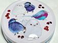 【カルディ ホリデークッキー缶　シマエナガとムシクイ柄】シマエナガと、色鮮やかなムシクイの写実的な絵柄入り♪