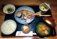 和味 りん　焼き魚御膳 1100円～　じっくりと焼き上げた魚に小鉢、茶碗蒸しも付いた贅沢御膳。
