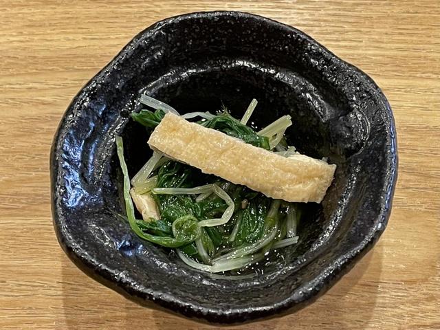 【豚肉専門料理店とんかつのり】惣菜を１品付けてくれるところが有り難い。気がきいているなあと感心させられる