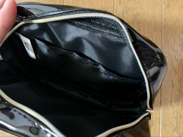 【&ROSY 8月号】便利な内ポケット付き