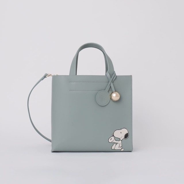 【PEANUTS×FURLA】「フルラ ディバイドイット S トート」¥69,300(税込み)、W21 x H11 x D7cm(全2色)