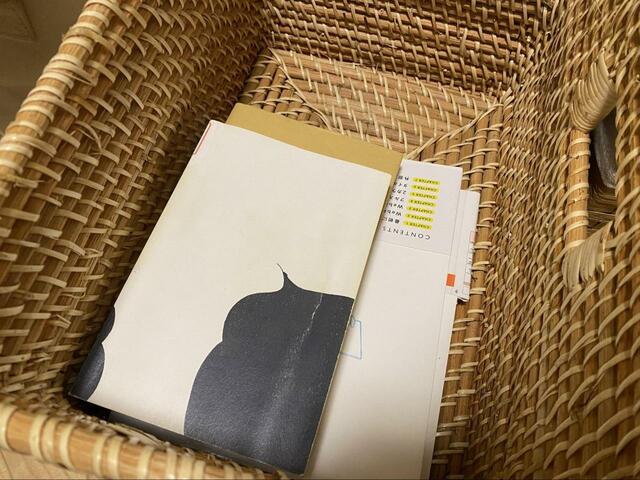 【ニトリ 積み重ねバスケット】本も余裕で収納できます