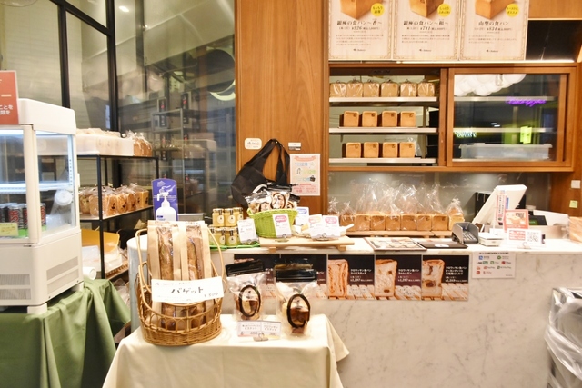 バゲットやジャムも充実！／俺のBakery