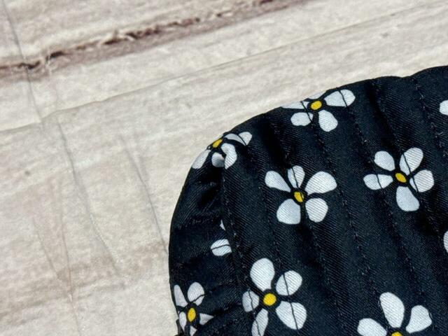 素材はポリエステル